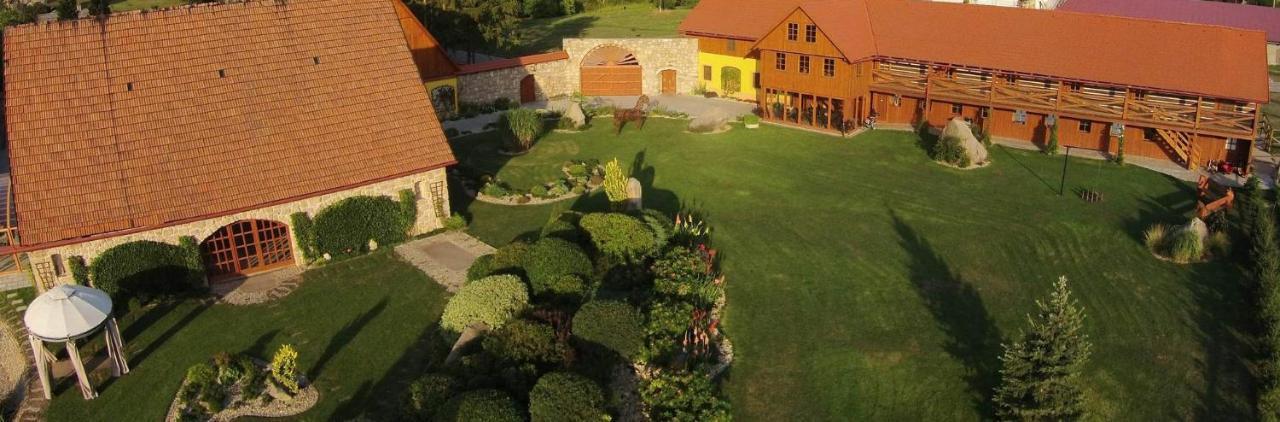 Penzion Jizdarna Hejtmankovice بروموف المظهر الخارجي الصورة